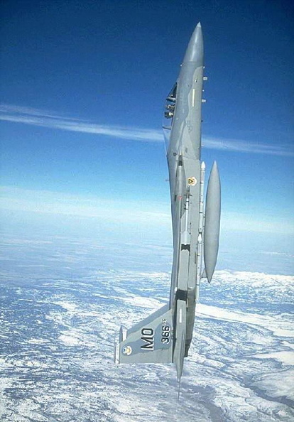 F 15 in flight 01 going vertical