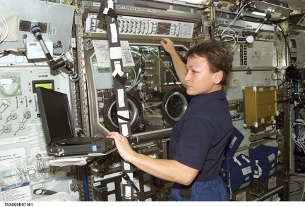 iss005e07161