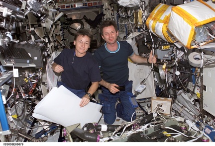 iss005e08079