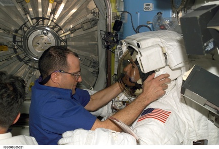 iss006e05021