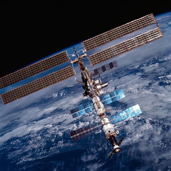 sts105-707-022.jpg