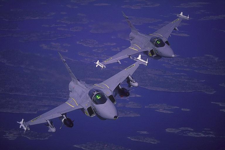 Saab_JAS39_Gripen_04.jpg